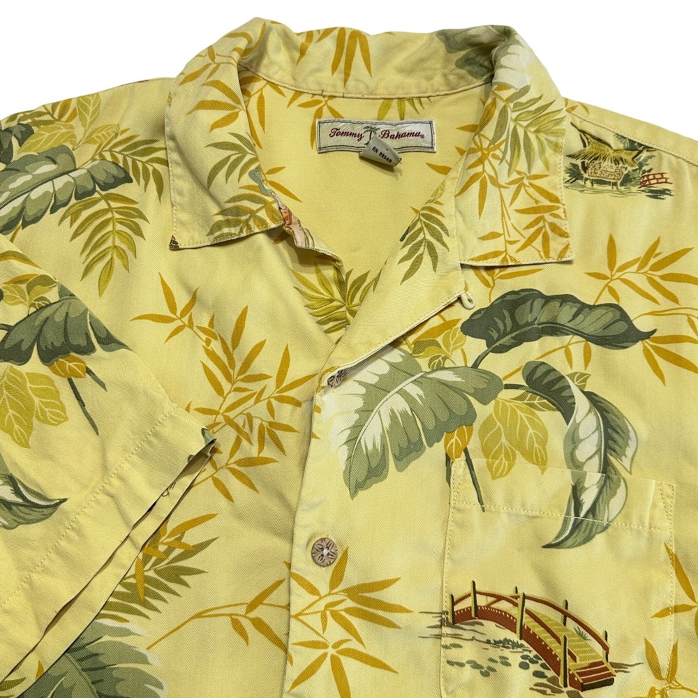 Tommy Bahama Mens 100% Silk Button‎ Down Camp Shirt Size M Short Sleeve Tropical